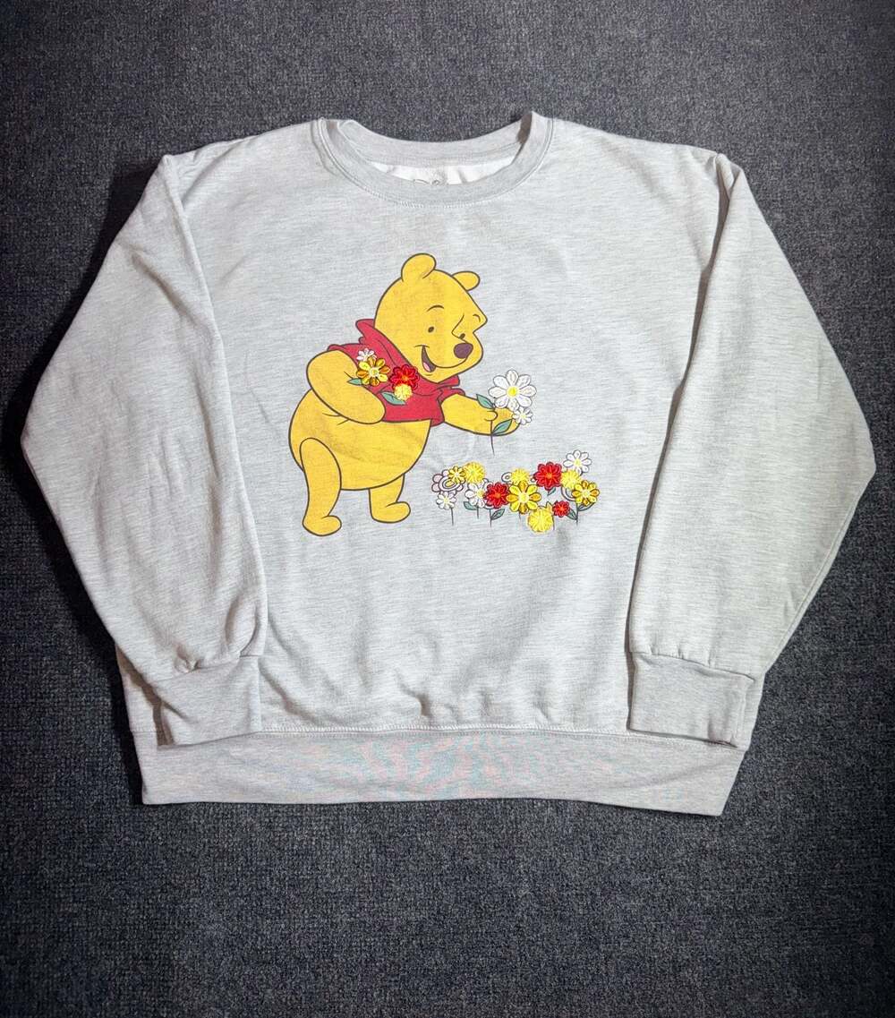 Disney Winnie the Pooh Floral Embroidery Gray Crewneck Sweatshirt XL